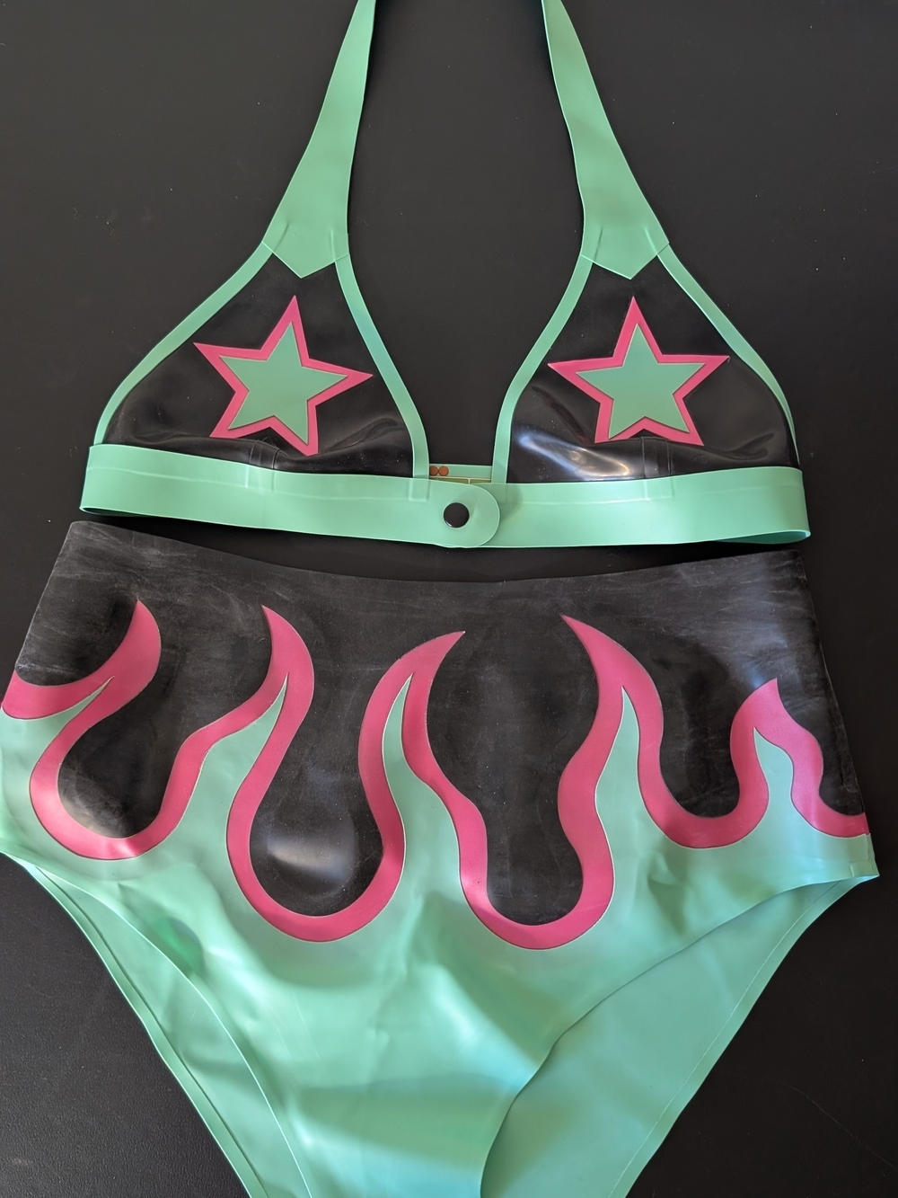 Latex Bikini - Picture 8 of 9